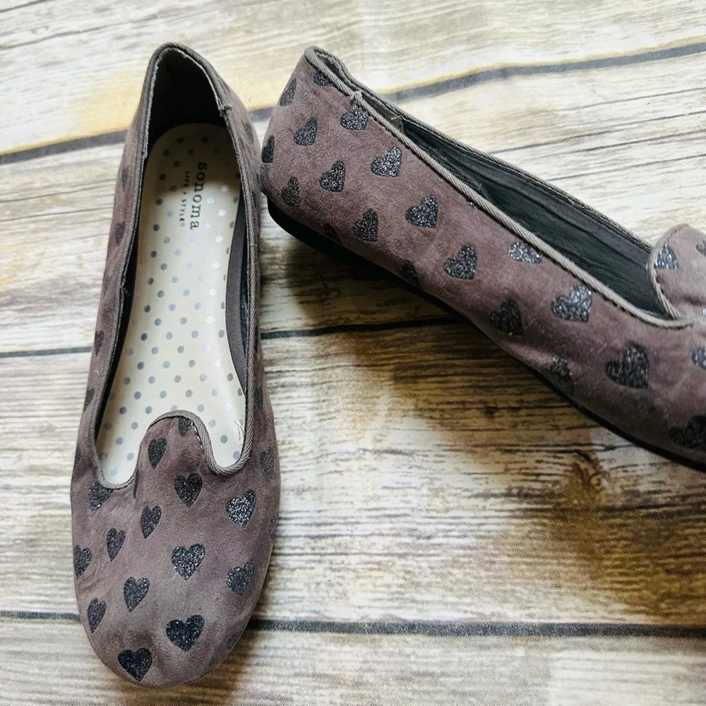 Girls adorable brown suede shoes! Size 5